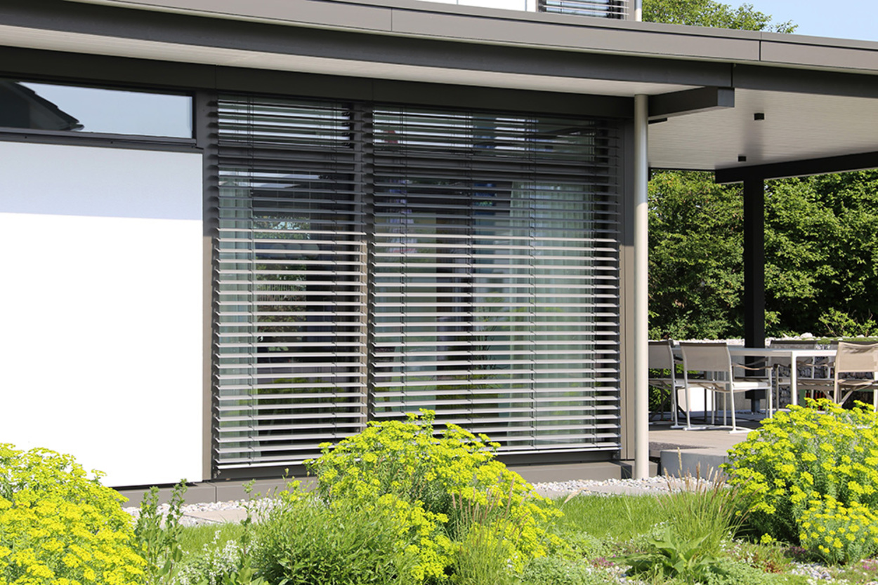 Rollladen­steuerung bei KM-Elektrotechnik Gmbh & Co.KG in Röthlein