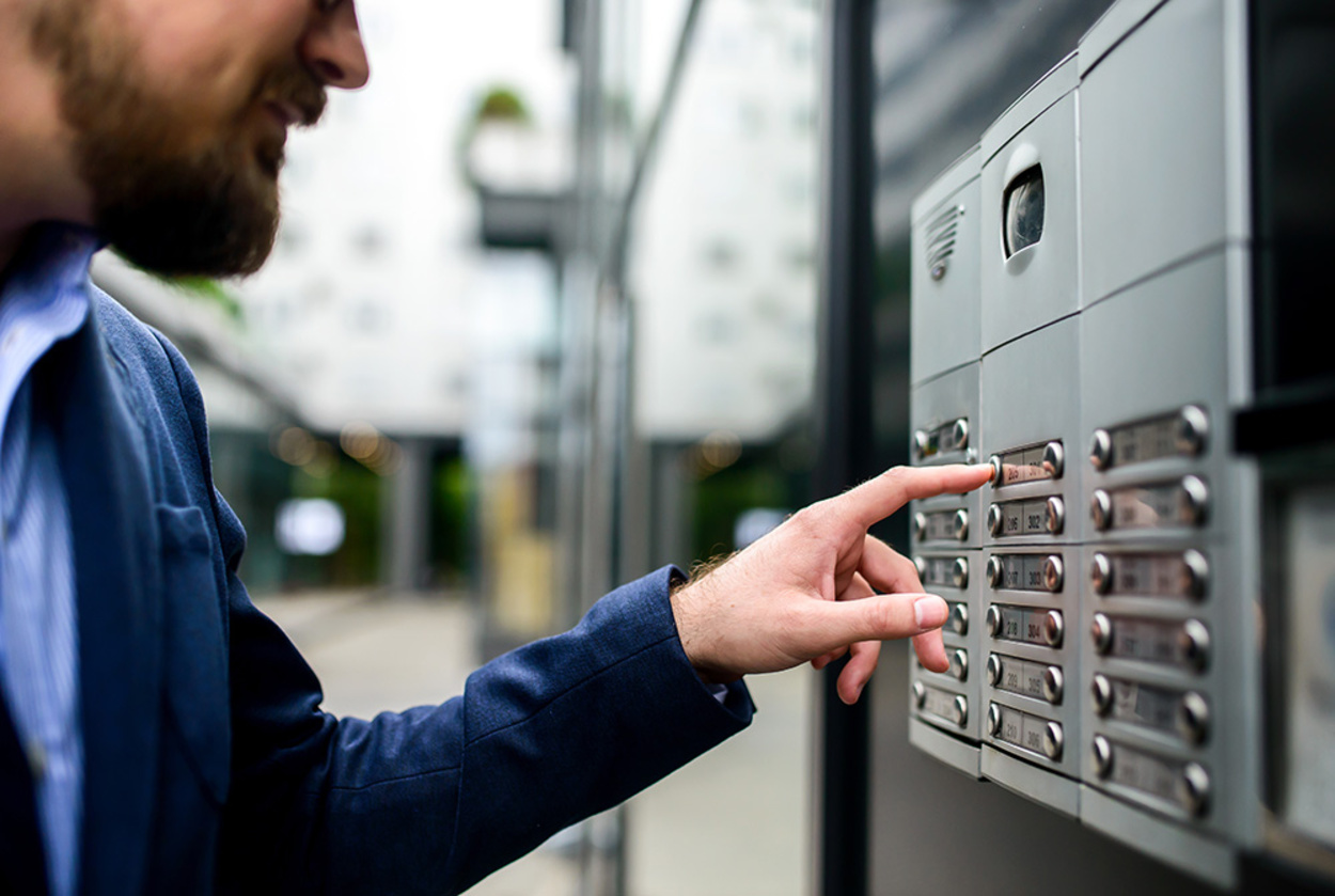 Sprech­anlagen bei KM-Elektrotechnik Gmbh & Co.KG in Röthlein